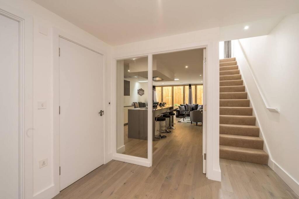 Luxurious & Modern Townhouse In Hammersmith Apartment Лондон Екстериор снимка