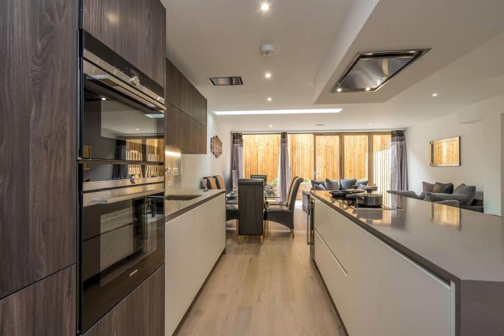 Luxurious & Modern Townhouse In Hammersmith Apartment Лондон Екстериор снимка